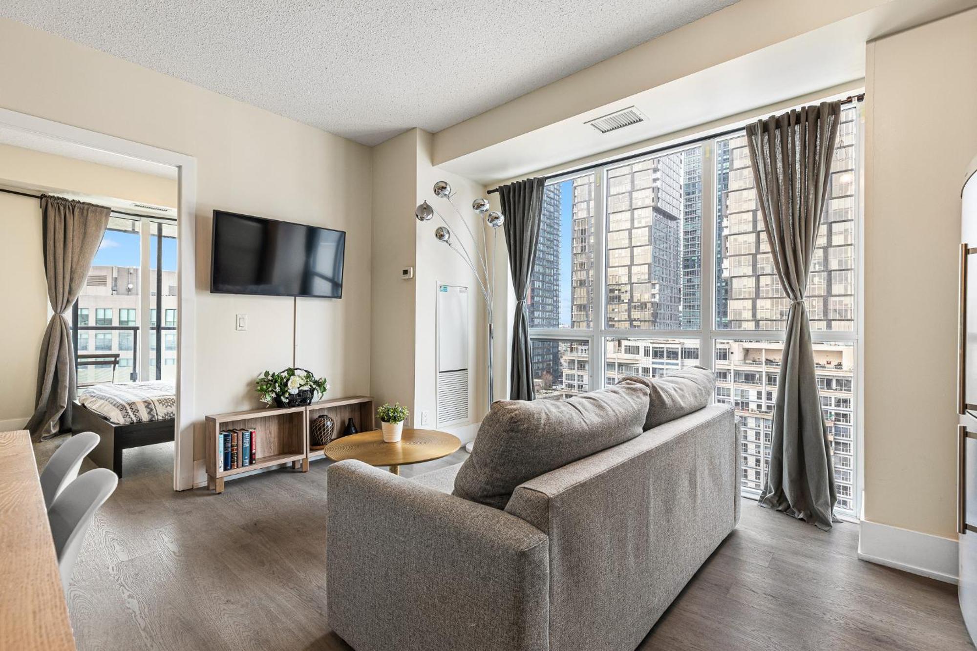 3 Bedroom Beside Cn Tower With Parking Downtown Τορόντο Εξωτερικό φωτογραφία