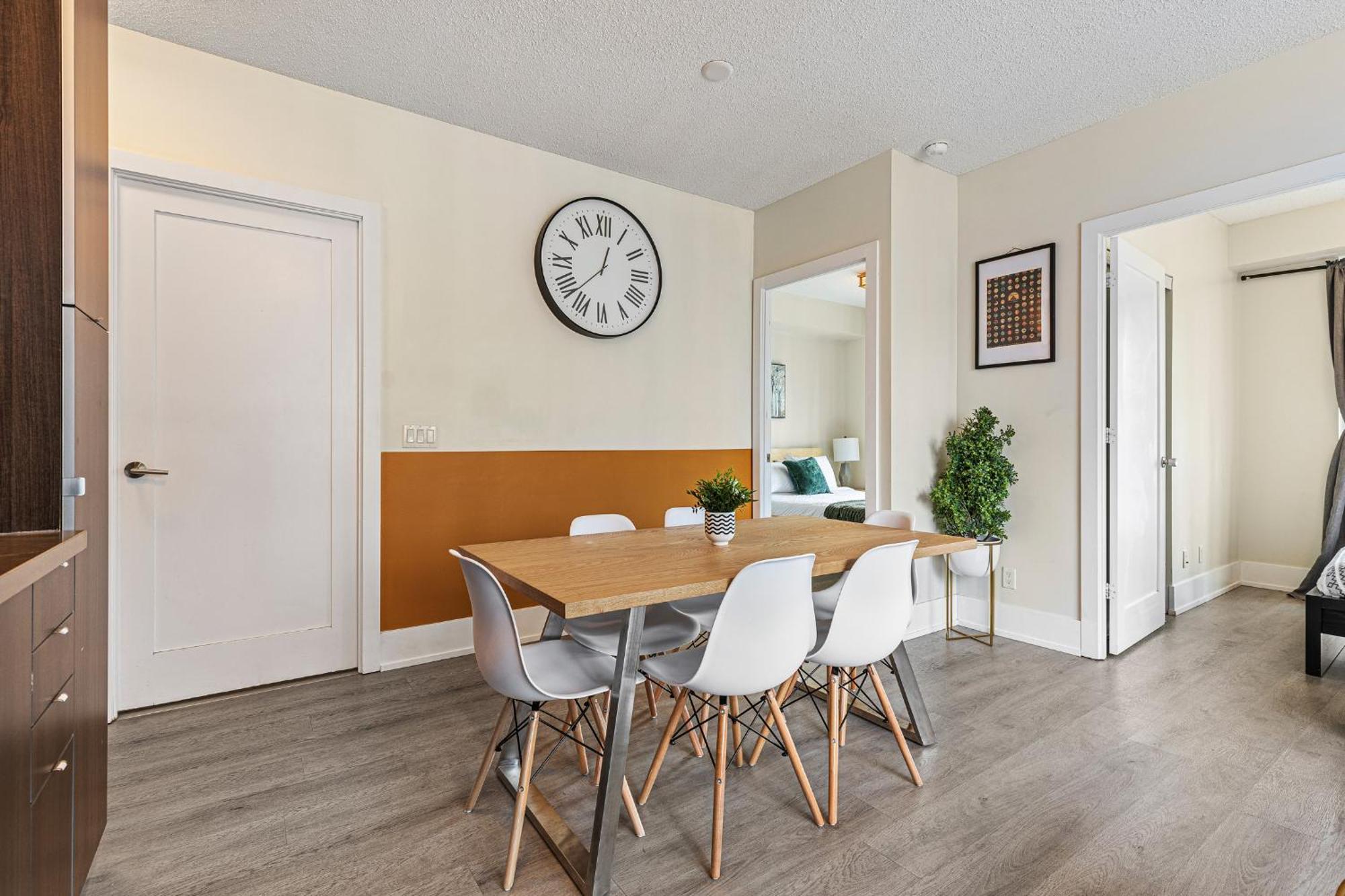 3 Bedroom Beside Cn Tower With Parking Downtown Τορόντο Εξωτερικό φωτογραφία