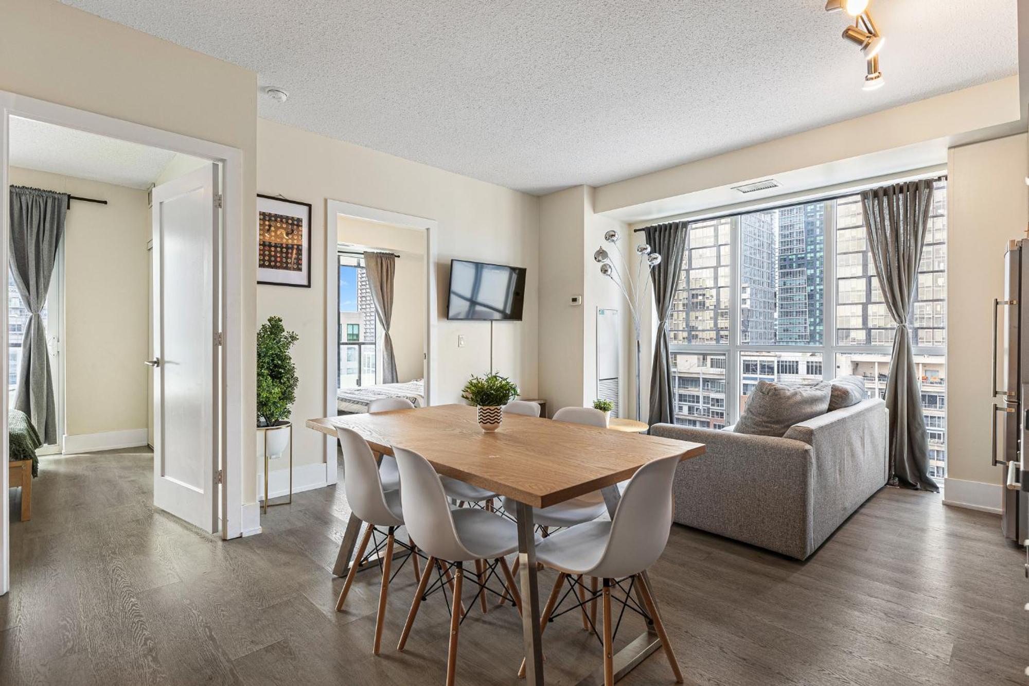 3 Bedroom Beside Cn Tower With Parking Downtown Τορόντο Εξωτερικό φωτογραφία